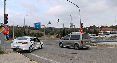 Abant kavşağında kaza: 3 yaralı