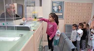 AÇEM'li çocuklar Dünya Posta Günü'nde Hatay'daki arkadaşlarını unutmadı