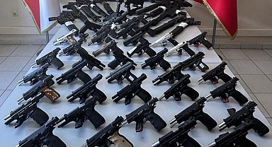 Adana'da ruhsatsız silah yakalatan 15 kişi tutuklandı