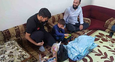 AFAD ekiplerini duygulandıran karşılaşma: Depremde kurtardıkları çocukla Suriye'de görüştüler