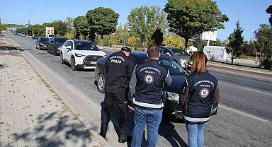 Afyonkarahisar'da düzensiz göçle mücadeleye yönelik 'huzur uygulaması' yapıldı