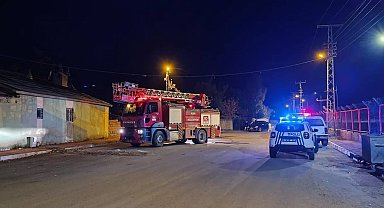 Ağrı'da alevler geceyi aydınlattı