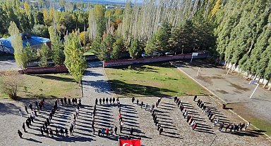 Ağrı'da Cumhuriyet'in 100. yılına özel koreografi