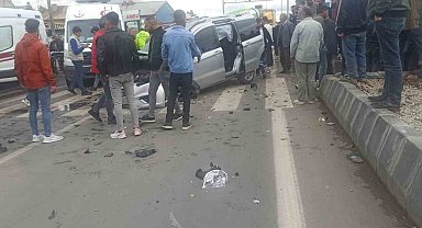 Ağrı'da iki hafif ticari aracın çarpışması: 6 yaralı