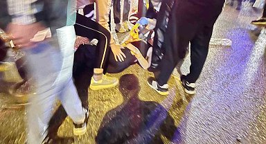 Akhisar iki otomobil çarpıştı, 4 kişi yaralandı