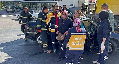 Aksaray'da otomobille kamyon çarpıştı: 2 yaralı