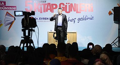 Aksaray'daki kitap günlerinde Alişan Kapaklıkaya söyleşisi