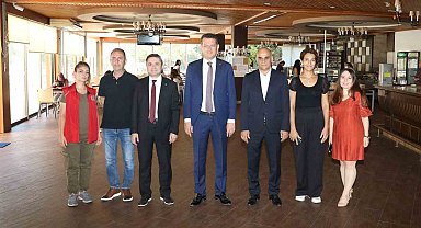 ALKÜ Rektörü Türkdoğan, öğrencileri karşıladı