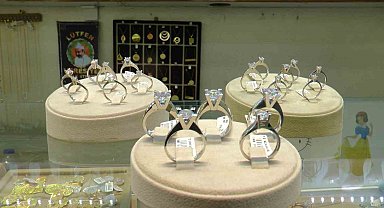 Altında 'yüzük' sezonu