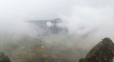 Amasya'nın zirvesini sis bulutu kapladı