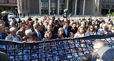 Ankara Garı saldırısında hayatını kaybedenler 8. yılında törenle anıldı