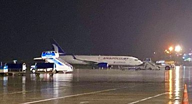 Ankara'dan Rize'ye gelen uçak, yıldırım isabet edince Trabzon'a mecburi iniş yaptı