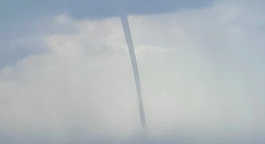 Antalya'da deniz üzerindeki oluşan devasa hortum korkuttu