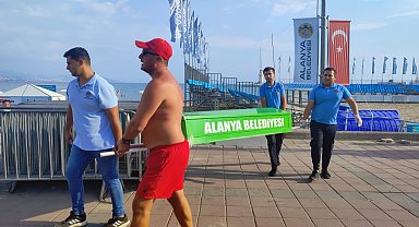 Antalya'da denizde kadın cesedi bulundu