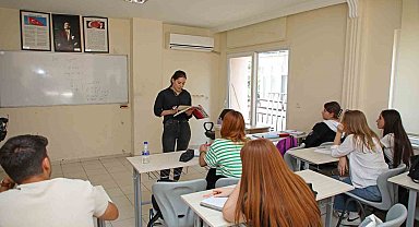 Antalya'da gençler üniversiteye büyükşehirle hazırlanıyor