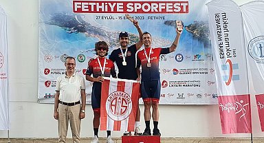 Antalyaspor Bisiklet Takımı rakiplerine geçit vermedi