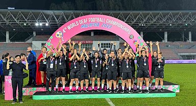 Aralarında Muğlalıların da bulunduğu 'İşitme Engelliler Kadın Futbol Milli Takımı' dünya ikincisi oldu