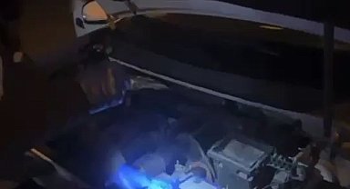 Arama yapılan araçtan 5 ruhsatsız tabanca çıktı