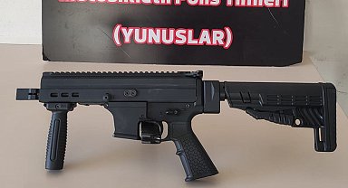 Asayiş uygulaması sırasında durdurulan bir araçta otomatik tüfek ele geçirildi