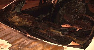 Ataşehir'de seyir halindeki araç alev alev yandı