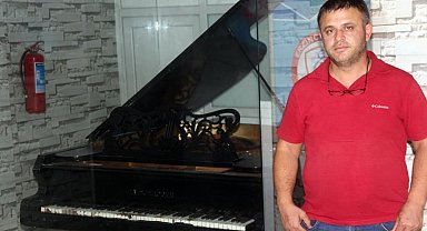Atatürk'e hediye edilen piyanoya, Tarihi Erzincan Lisesi ev sahipliği yapıyor