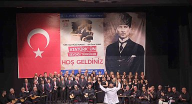 Atatürk'ün sevdiği türküleri hep bir ağızdan söylediler