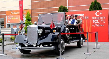 Atatürk'ün tören aracı olarak kullandığı otomobilin replikası Kastamonulularla buluştu