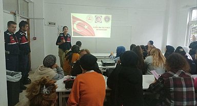 Atölyede çalışan kadınlara KADES anlatıldı