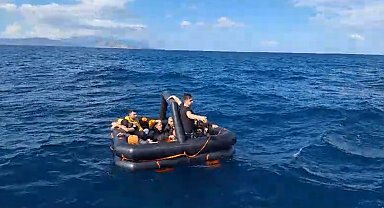 Aydın açıklarında 17 düzensiz göçmen kurtarıldı