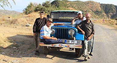 Aydın çiftçisi, yarım asırlık yeşil ciplerden vazgeçemiyor