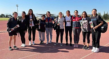 Aydın jandarması kız çocuklarını unutmadı