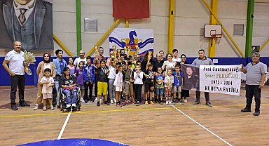 Aydınlı minikler düzenlenen turnuvada yarıştı