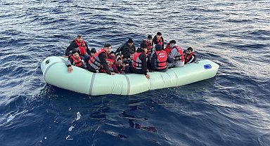 Ayvacık açıklarında 25 kaçak göçmen yakalandı