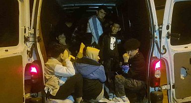 Ayvacık'ta 34 kaçak göçmen ile 2 organizatör yakalandı