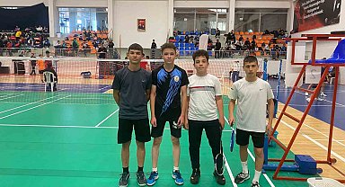 Badmintonda 2 sporcudan başarı