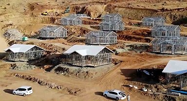 Bakan Özhaseki: "Deprem bölgesinde köy evleri hafif çelikten yapılacak"