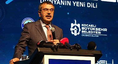 Bakan Yusuf Tekin : "620 bin akıllı tahtayı okullarımıza dağıtmış olacağız"