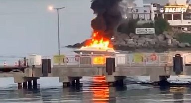 Bakırköy'de lüks tekne alevlere teslim oldu