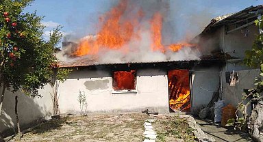 Balıkesir'de ev yangını söndürüldü