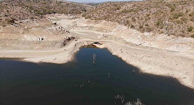 Baraj suları çekildi, Çağlayan Köprüsü gün yüzüne çıktı