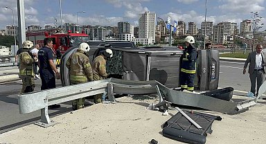 Başakşehir Çam ve Sakura Şehir Hastanesi kavşağında kaza: 3 yaralı