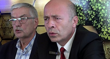 Basın toplantısında şok eden haberi aldılar