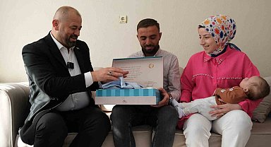 Başkan Aykurt'tan yeni doğan ziyareti