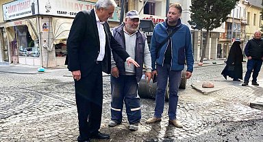 Başkan Bakkalcıoğlu asfaltlama çalışmalarına katıldı