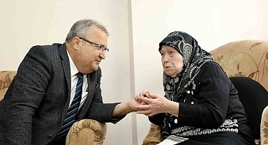 Başkan Çerçi asırlık çınarı ziyaret etti