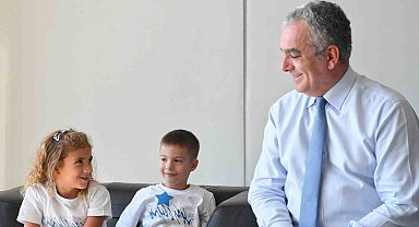 Başkan Esen, minik hayvanseverleri ağırladı