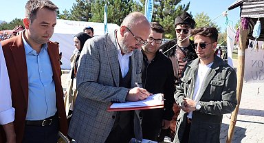 Başkan Mustafa Önsay: "Büyük ve güçlü Türkiye'nin mimarları, gençlerimize güveniyoruz"