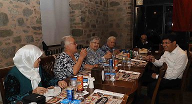 Başkan Özcan, yaşlıları ağırladı