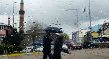 Bayburt'ta gök gürültülü sağanak yağış bekleniyor