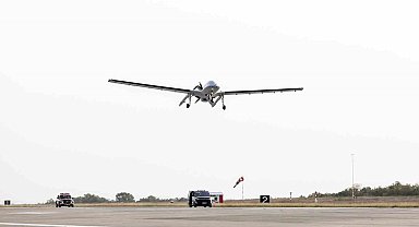 Bayraktar TB3 SİHA Cumhuriyetin 100. yılında gökyüzüyle buluştu